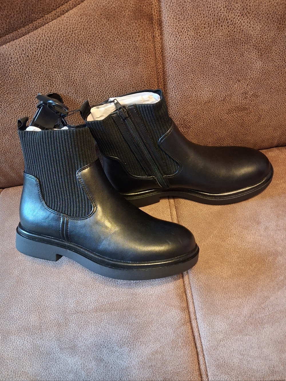 No Boundaries Women's Black Chelsea Zip Ankle Boots Size 7 1/2